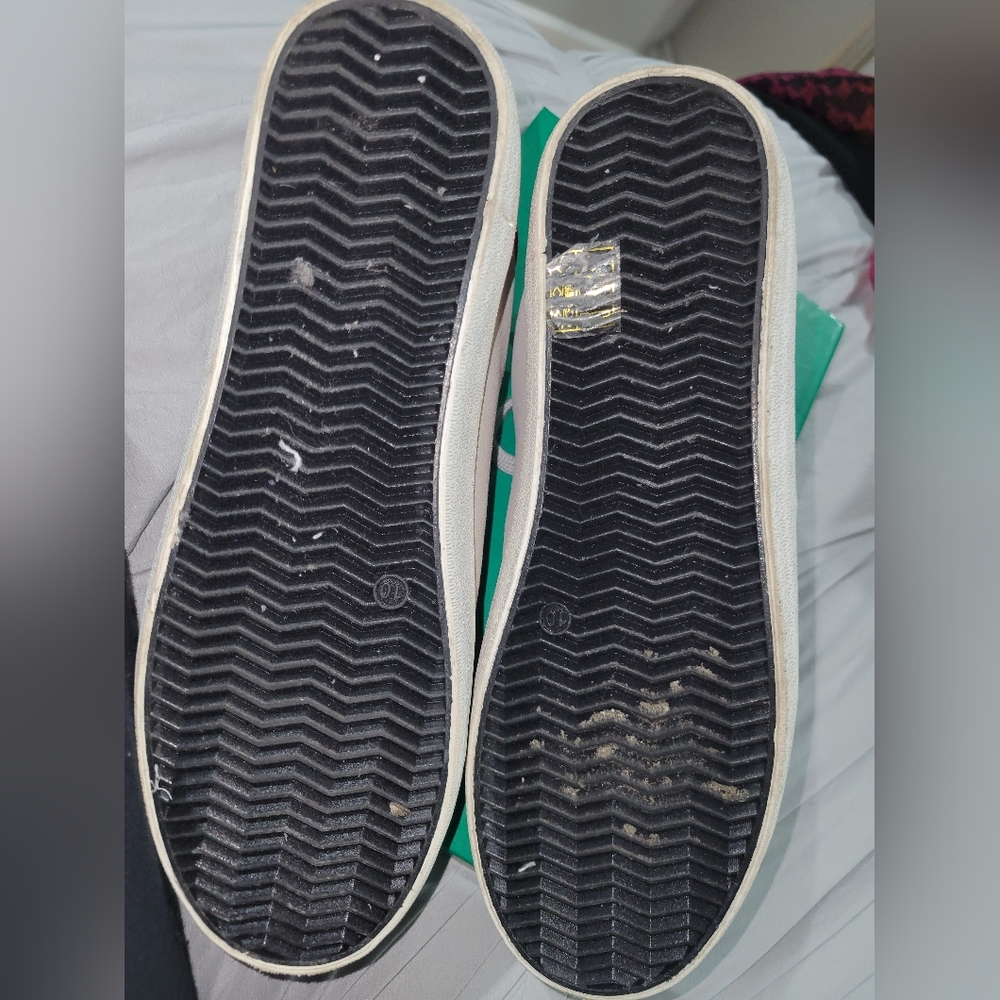 Sneakers - Picture 5 of 6